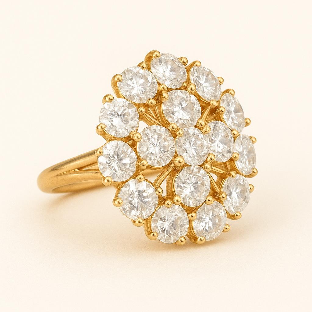 La DiaMantés | Sunburst Elegance Diamond Ring